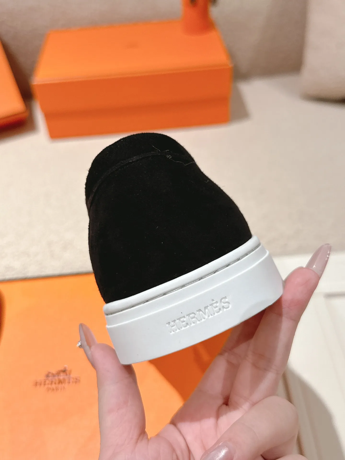 Men's shoes 💰640💰 Hermes# New Kelly buckle thick-soled loafers. Upper: cowhide/suede material. Lining: sheepskin lining. Outsole: exclusive molded outsole. Size: women's size 35-40, men's size 39-45 (female 41/male 46 customized, non-refundable)